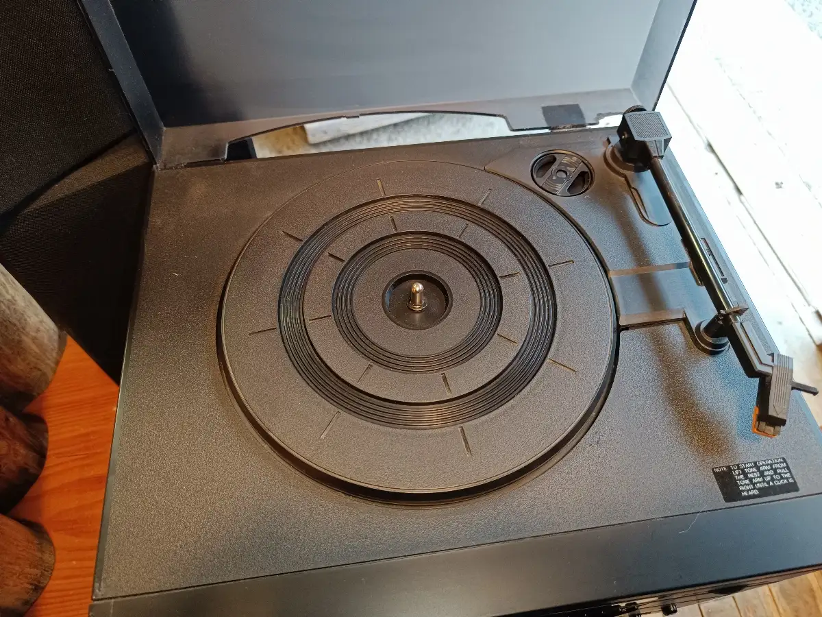 Chaine hi-fi double cassettes, radio et vinyle