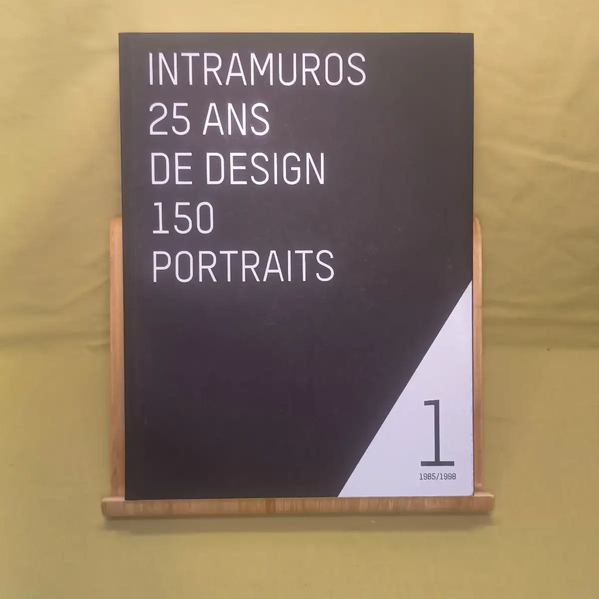 Intramuros 25 ans de design 150 portraits