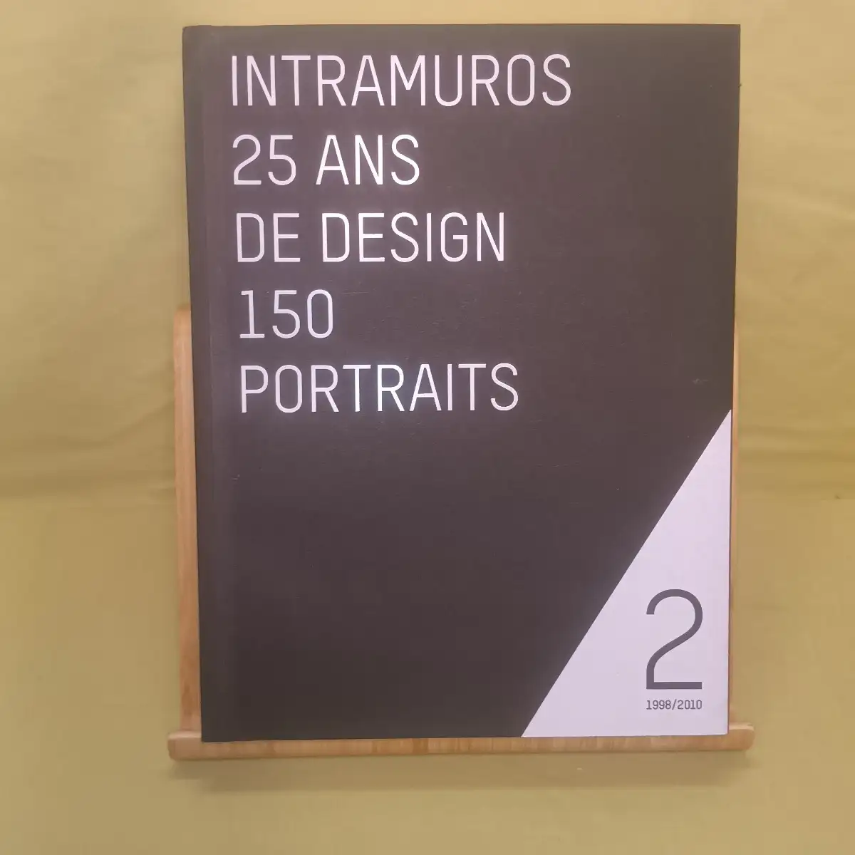 Intramuros 25 ans de design 150 portraits