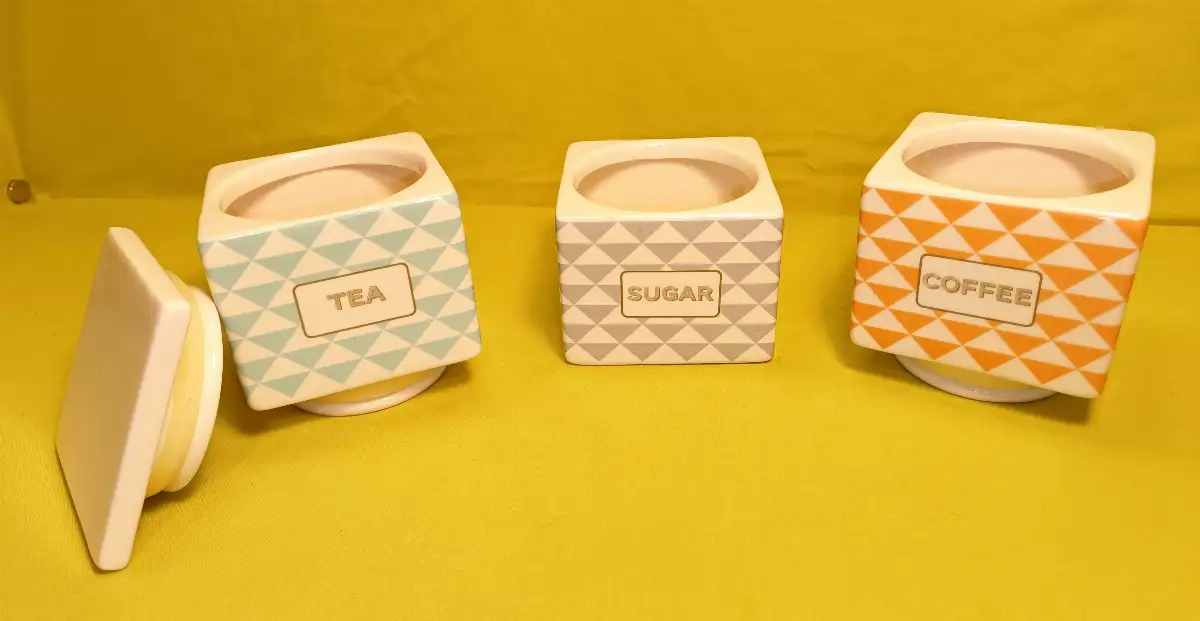 Ensemble de boîte en faïence